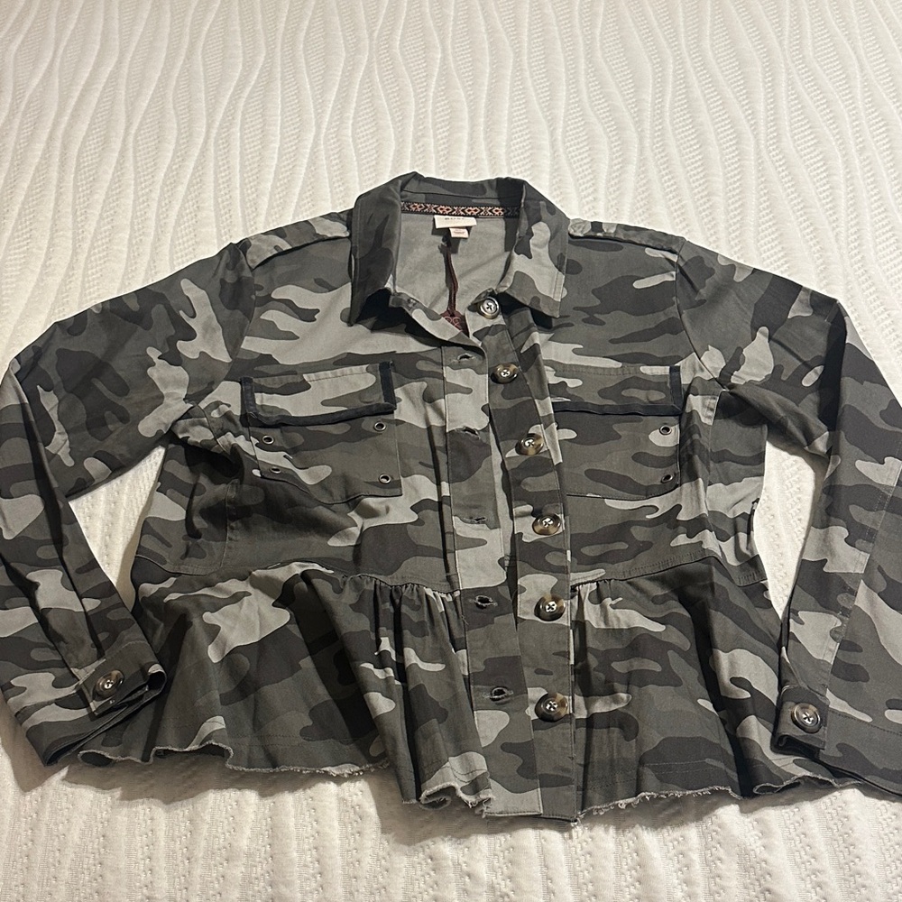 Knox Rose Gray Camouflage Utility Jacket